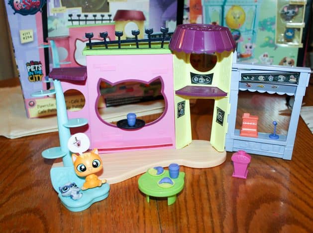Surprise Your Little Animal Lovers With Littlest Pet Shop Playsets! # ...